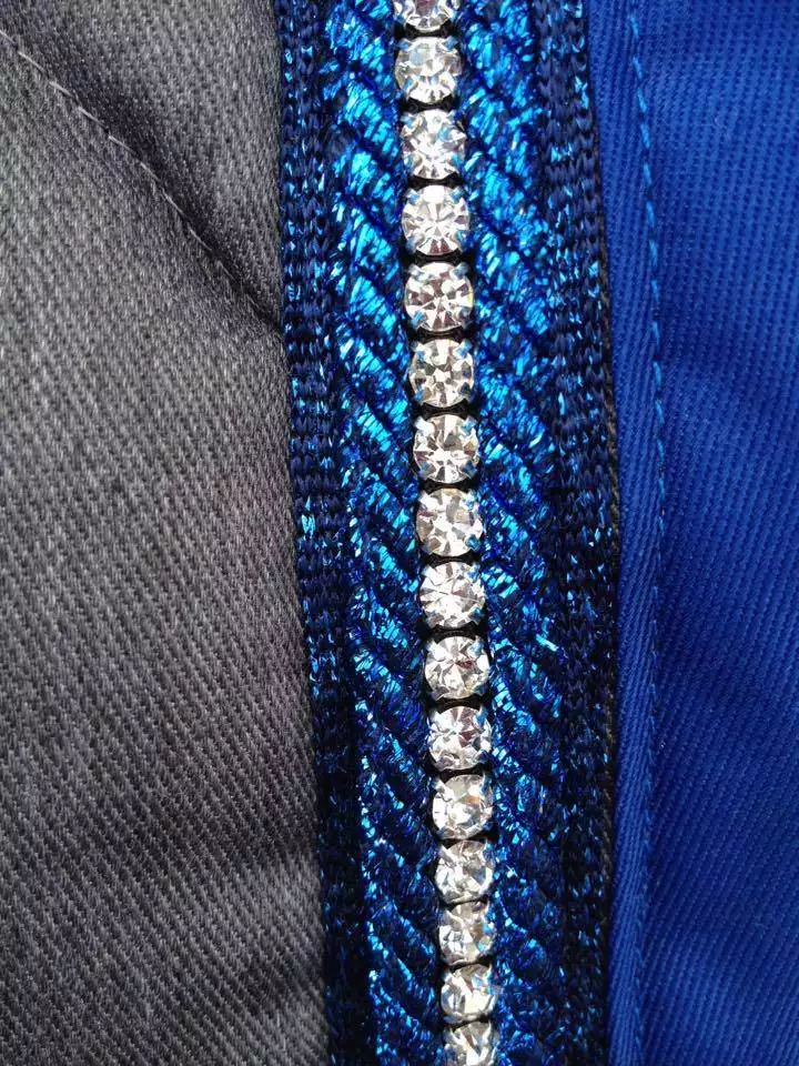 Cristina Sport springunderlag. Gråmeleret med royalblue pipings og Swarovski