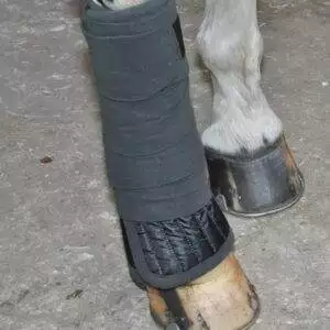 Mink Horse Bandager af luksus-fleece med velcro lukning, 4-set